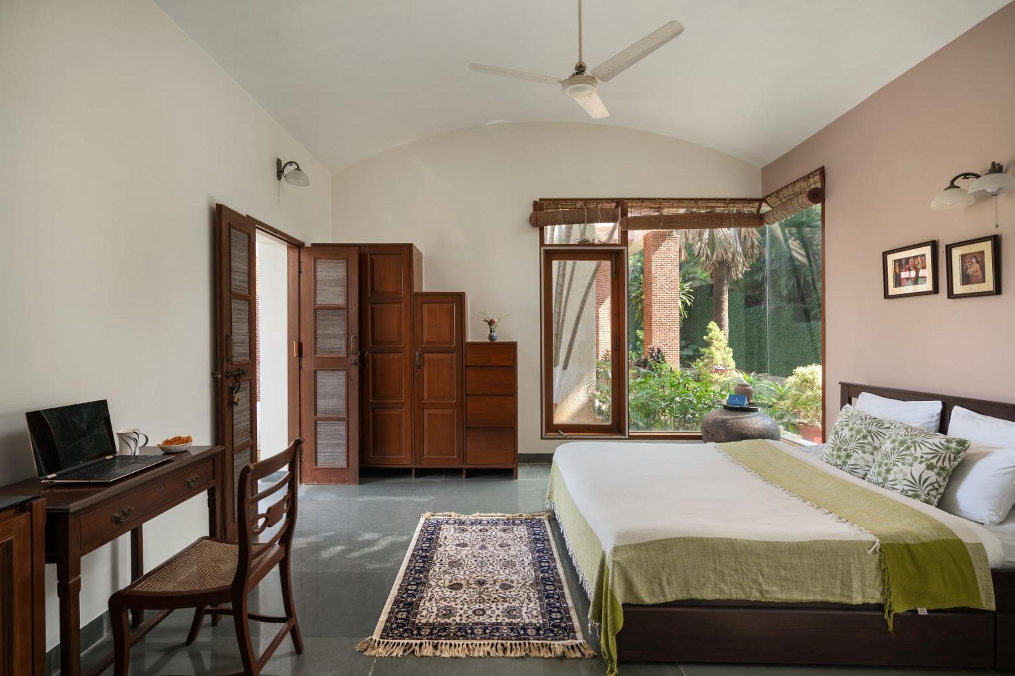 Saffronstays Pride Rock Mandve Экстерьер фото