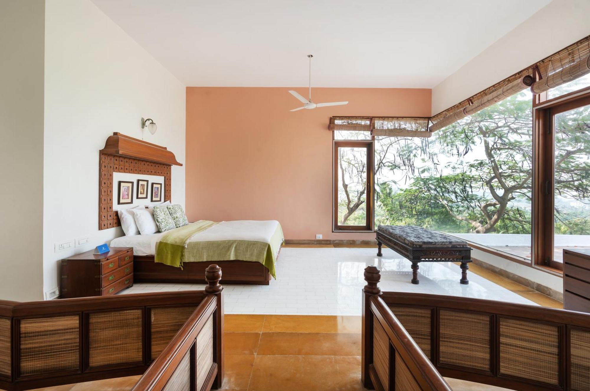 Saffronstays Pride Rock Mandve Экстерьер фото