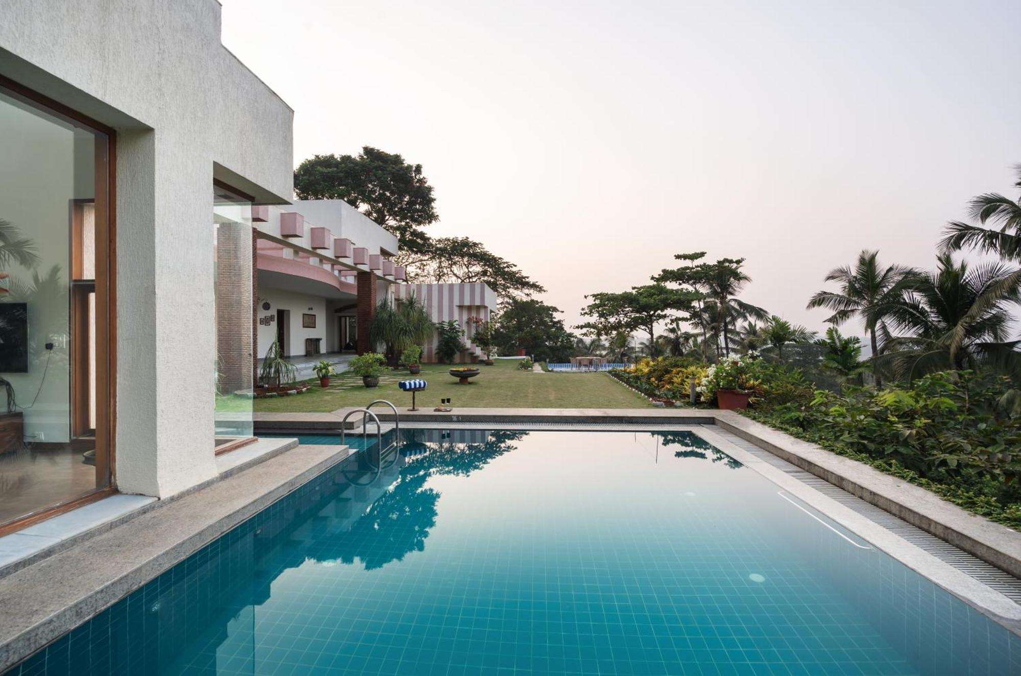 Saffronstays Pride Rock Mandve Экстерьер фото
