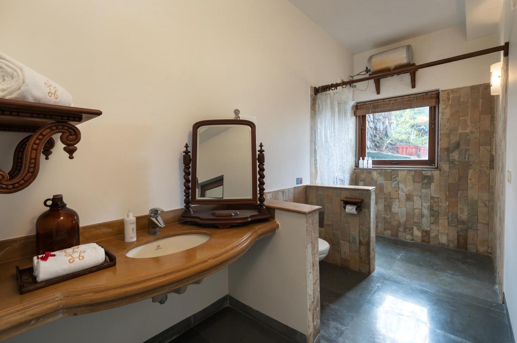 Saffronstays Pride Rock Mandve Экстерьер фото
